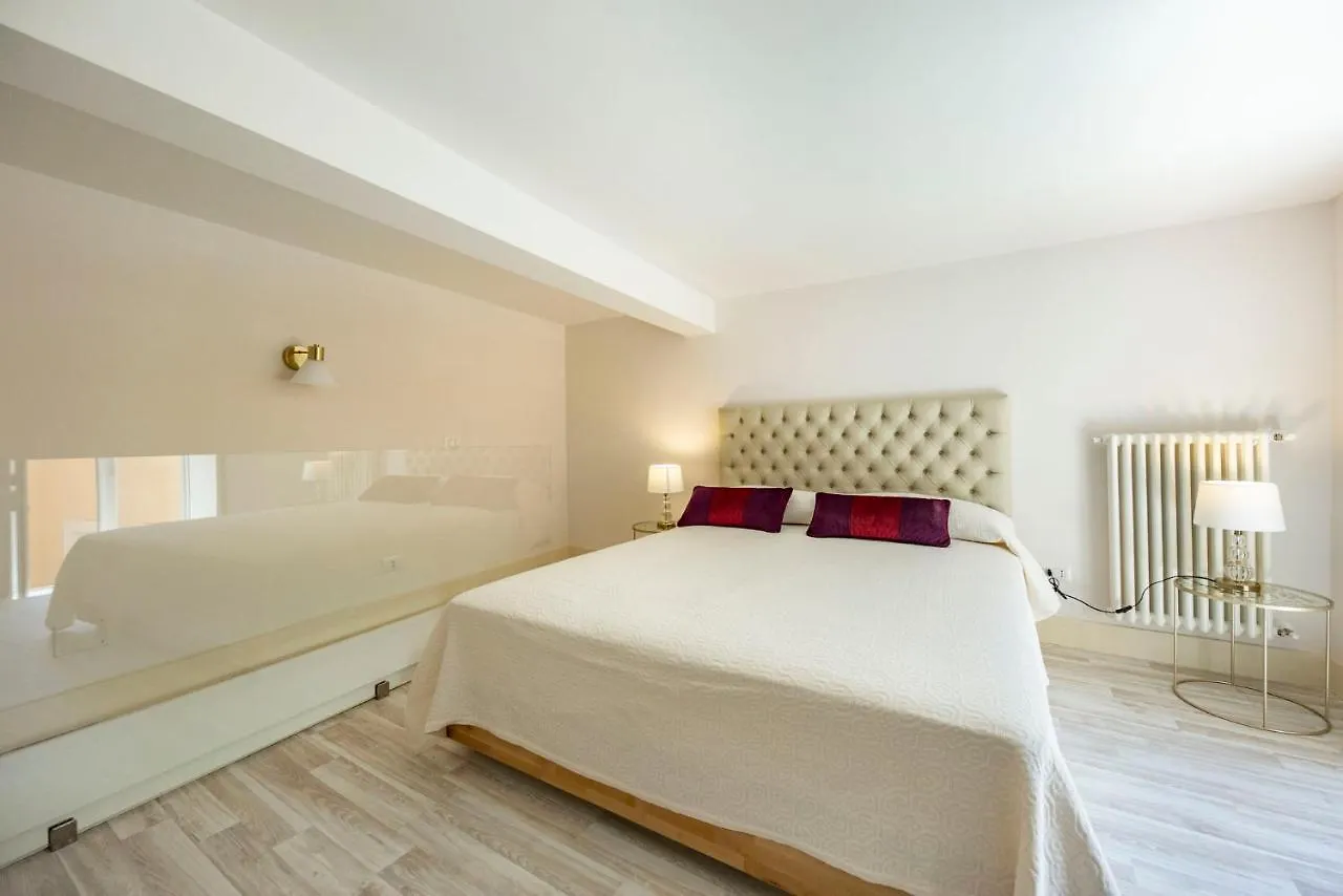Home Dentro Il Teatro CTA Bed & Breakfast