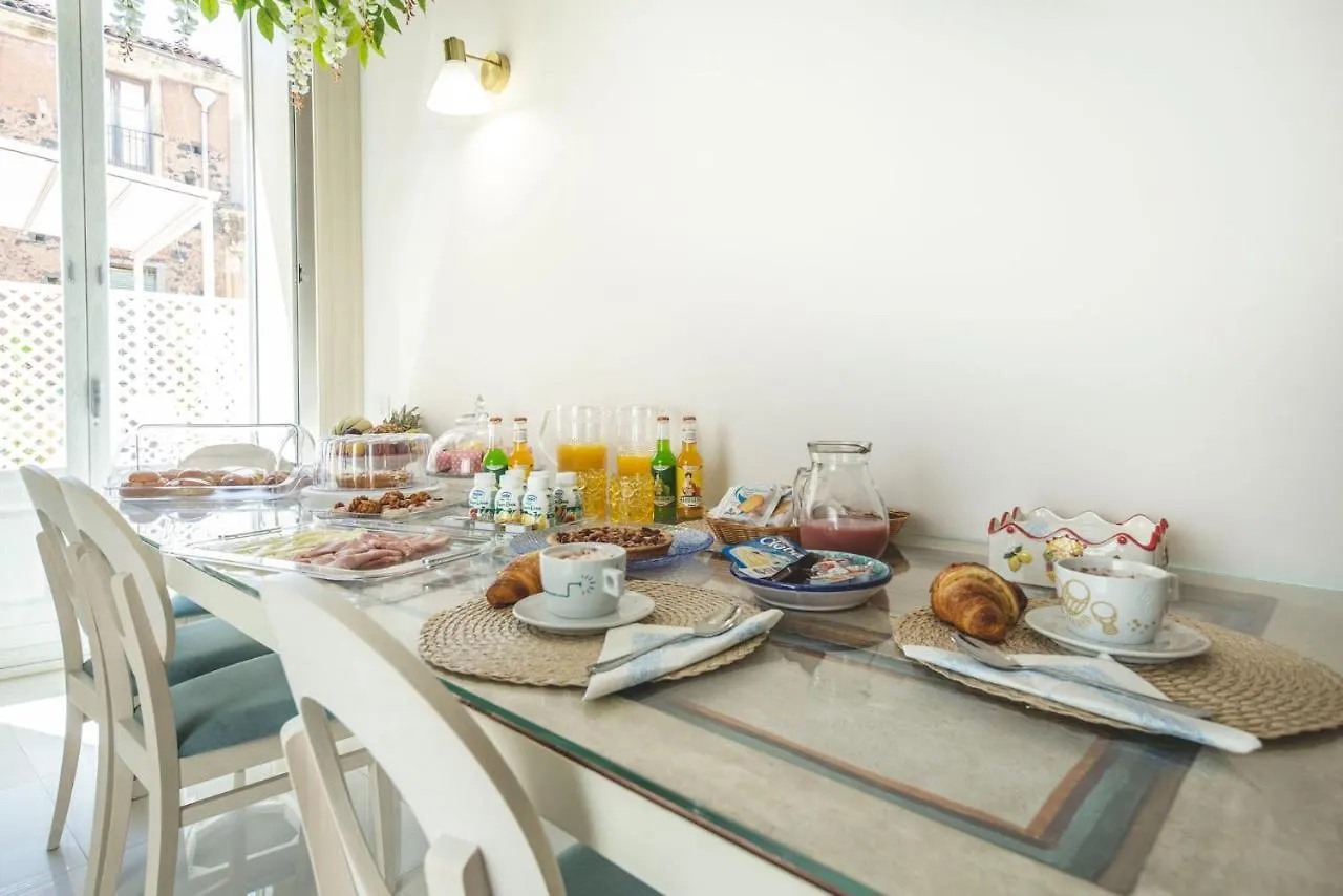 Bed & Breakfast Home Dentro Il Teatro CTA Itálie