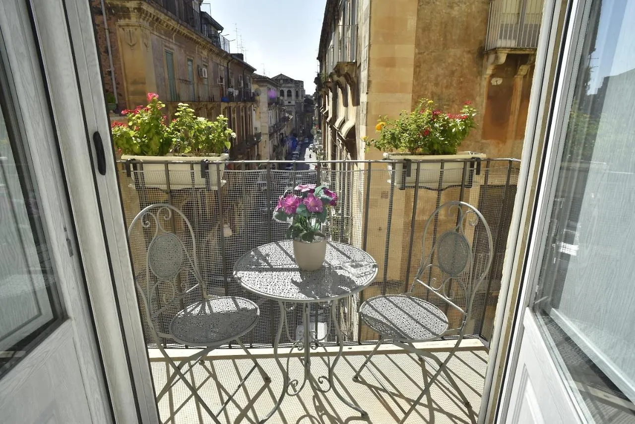 Home Dentro Il Teatro CTA Bed & Breakfast