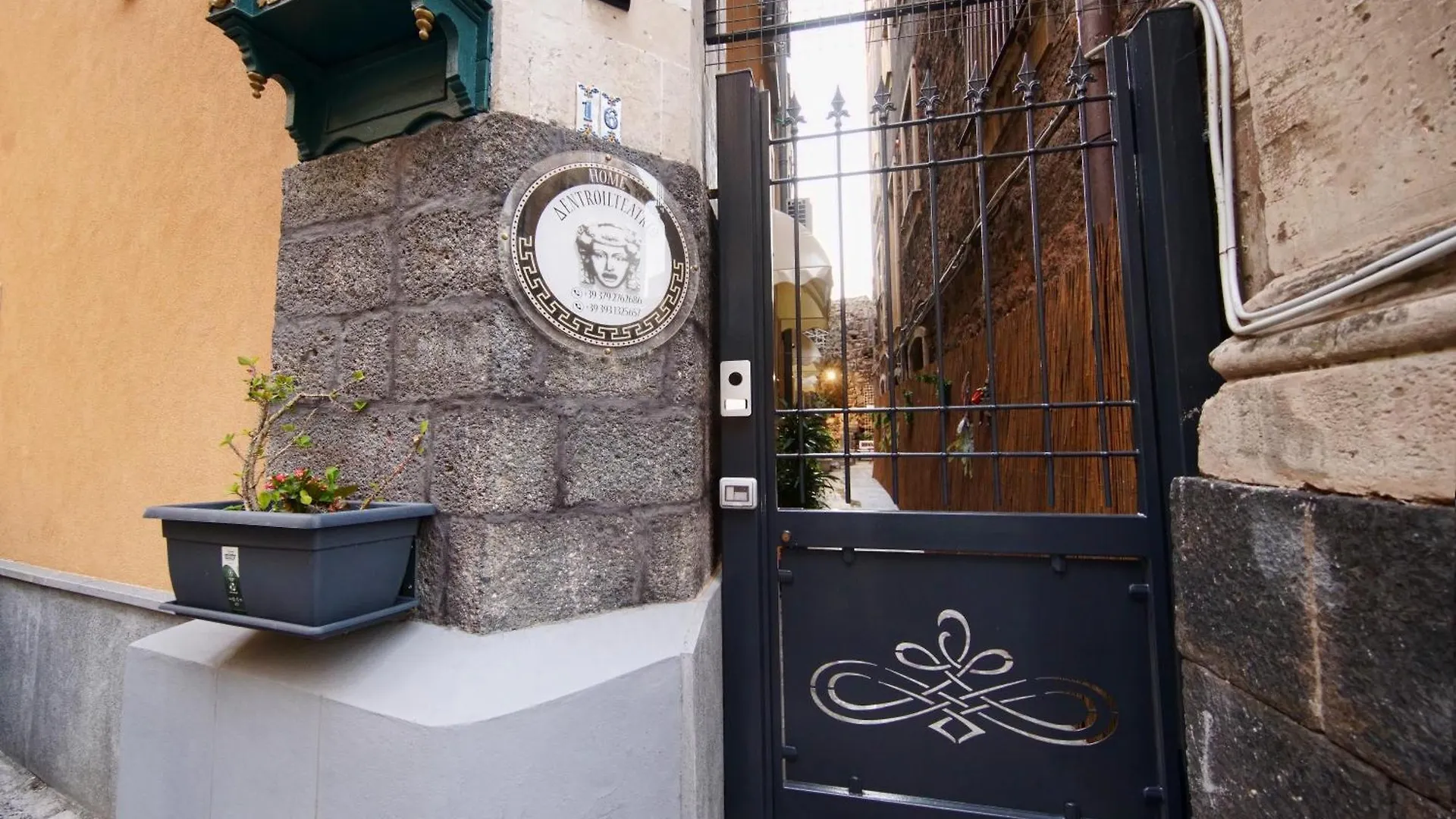 Bed & Breakfast Home Dentro Il Teatro CTA