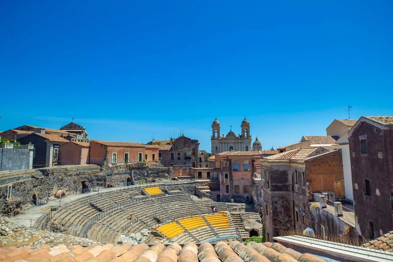 Home Dentro Il Teatro Catania Bed & Breakfast
