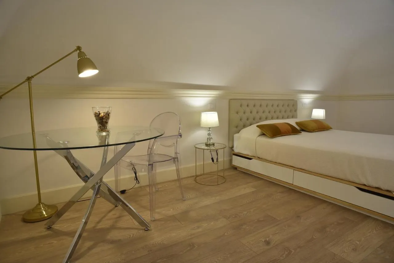 Bed & Breakfast Home Dentro Il Teatro Catania